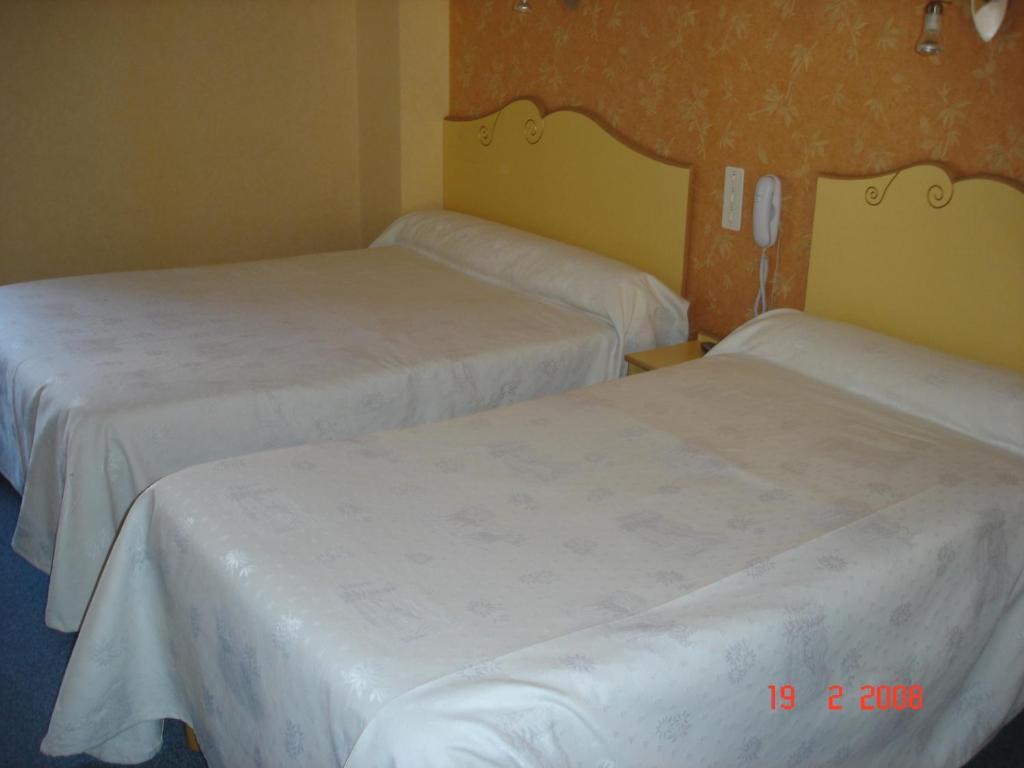 Hotel George Montmélian Eksteriør billede