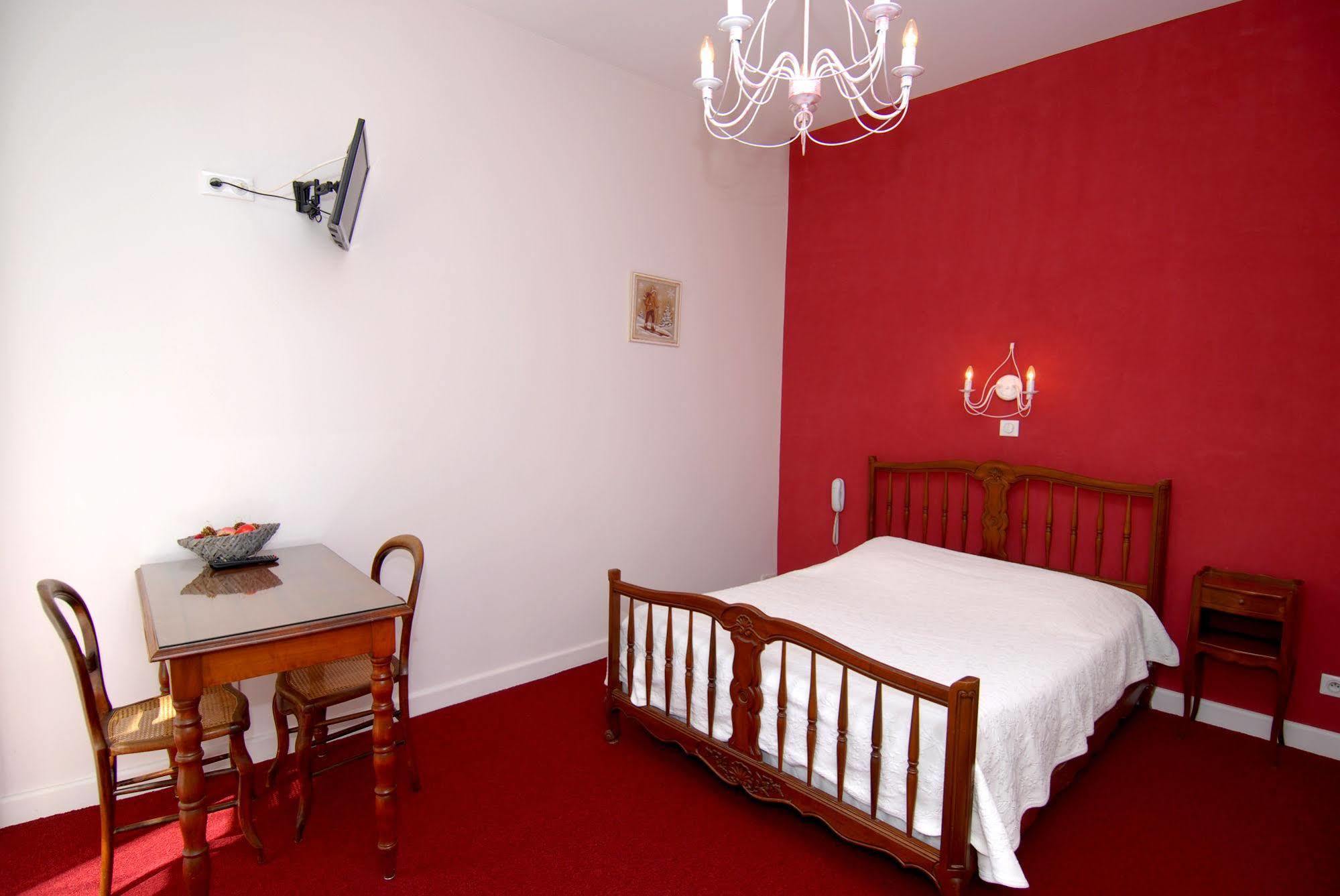 Hotel George Montmélian Eksteriør billede