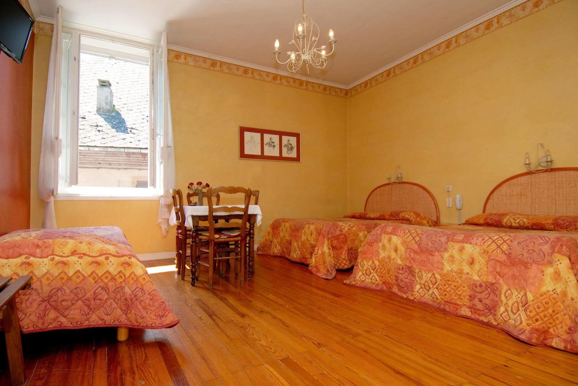 Hotel George Montmélian Eksteriør billede