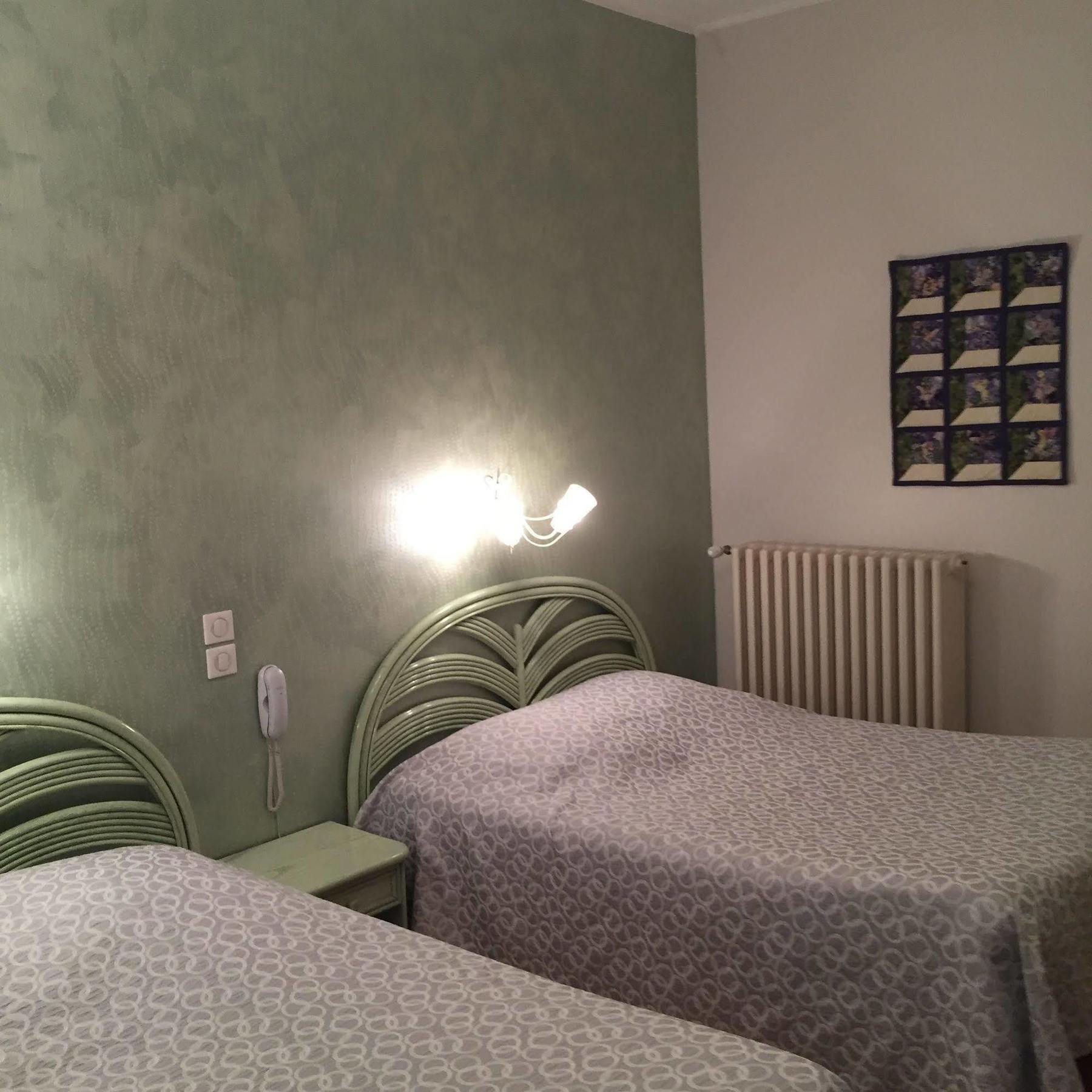 Hotel George Montmélian Eksteriør billede